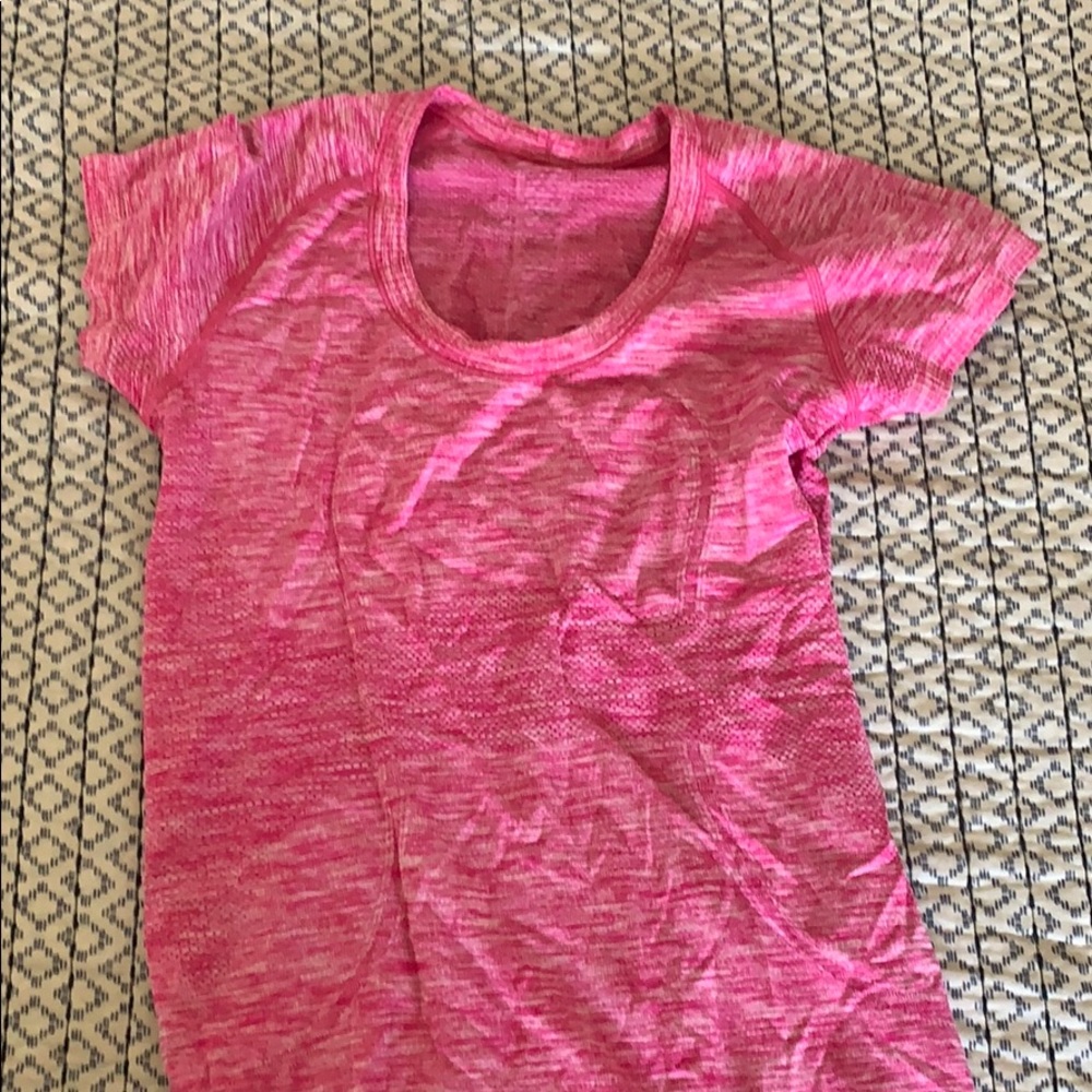 Lululemon Size 8 Swiftly Tech Short Sleeve